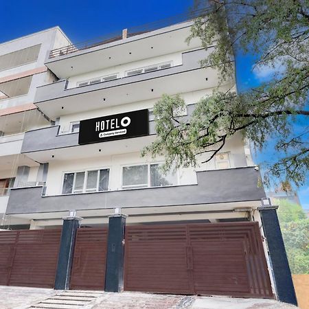 Super Hotel O Sector 43 Гургаон Екстериор снимка