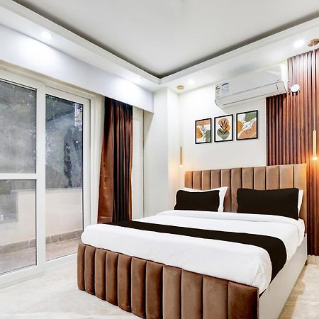 Super Hotel O Sector 43 Гургаон Екстериор снимка