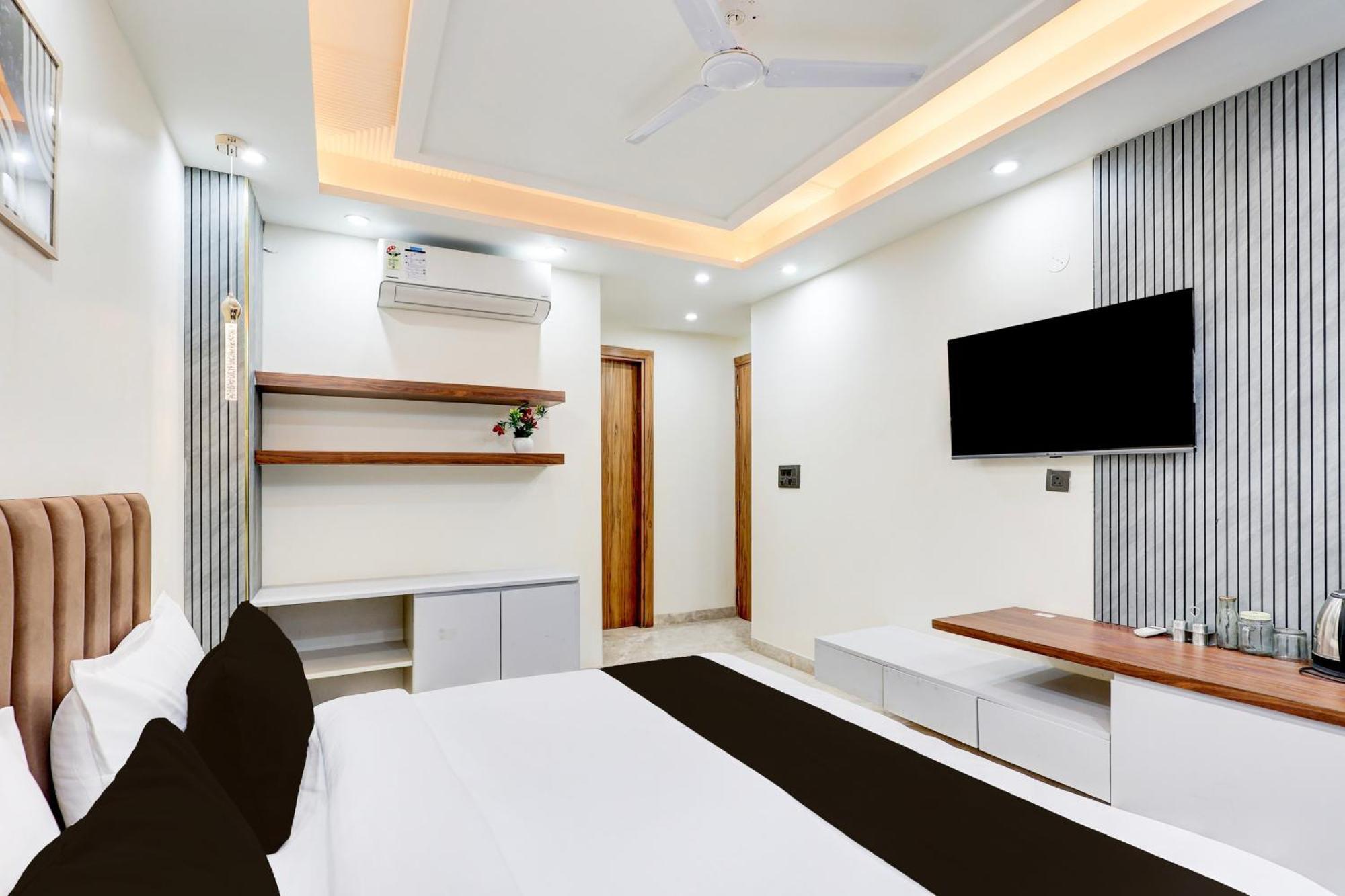 Super Hotel O Sector 43 Гургаон Екстериор снимка