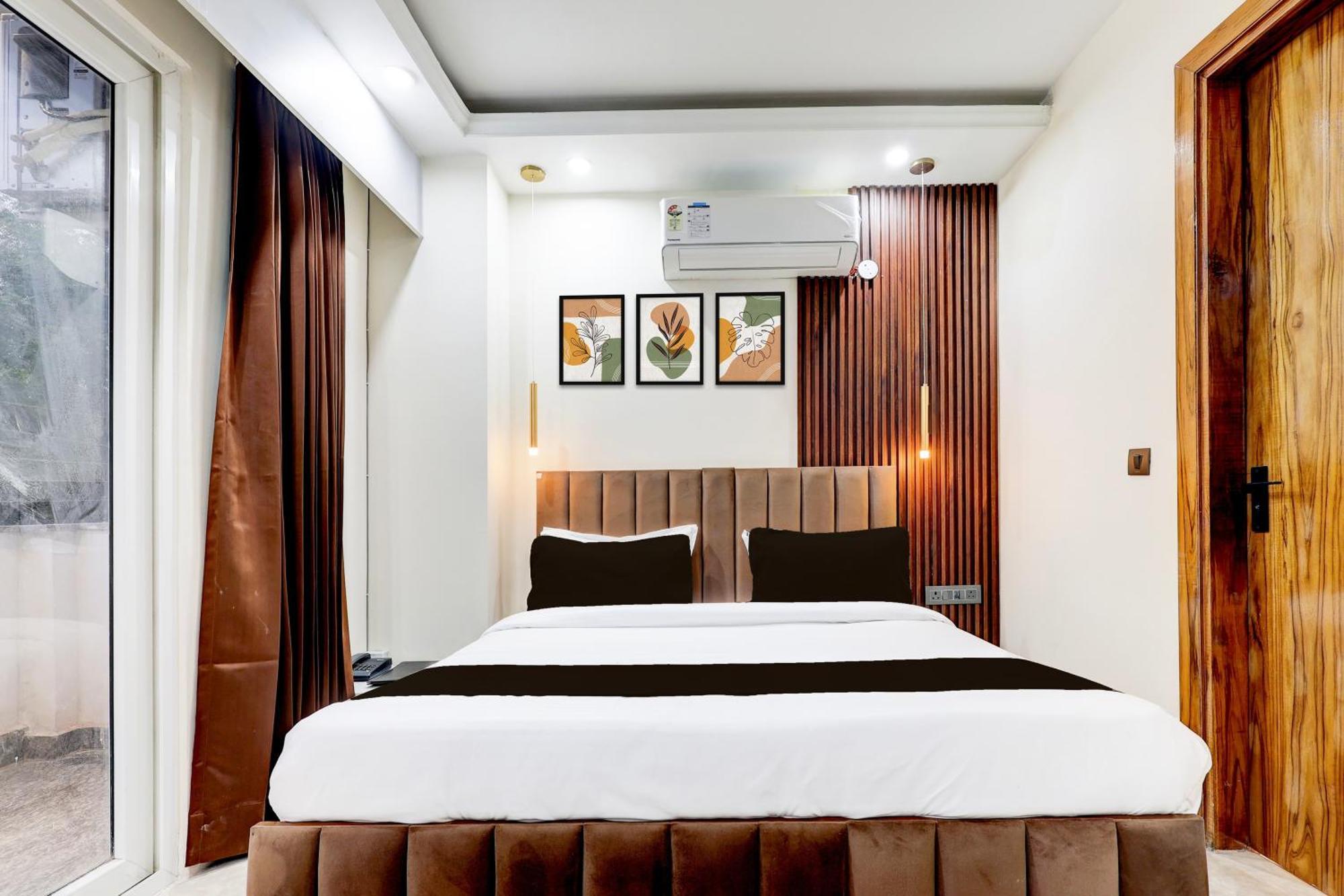 Super Hotel O Sector 43 Гургаон Екстериор снимка