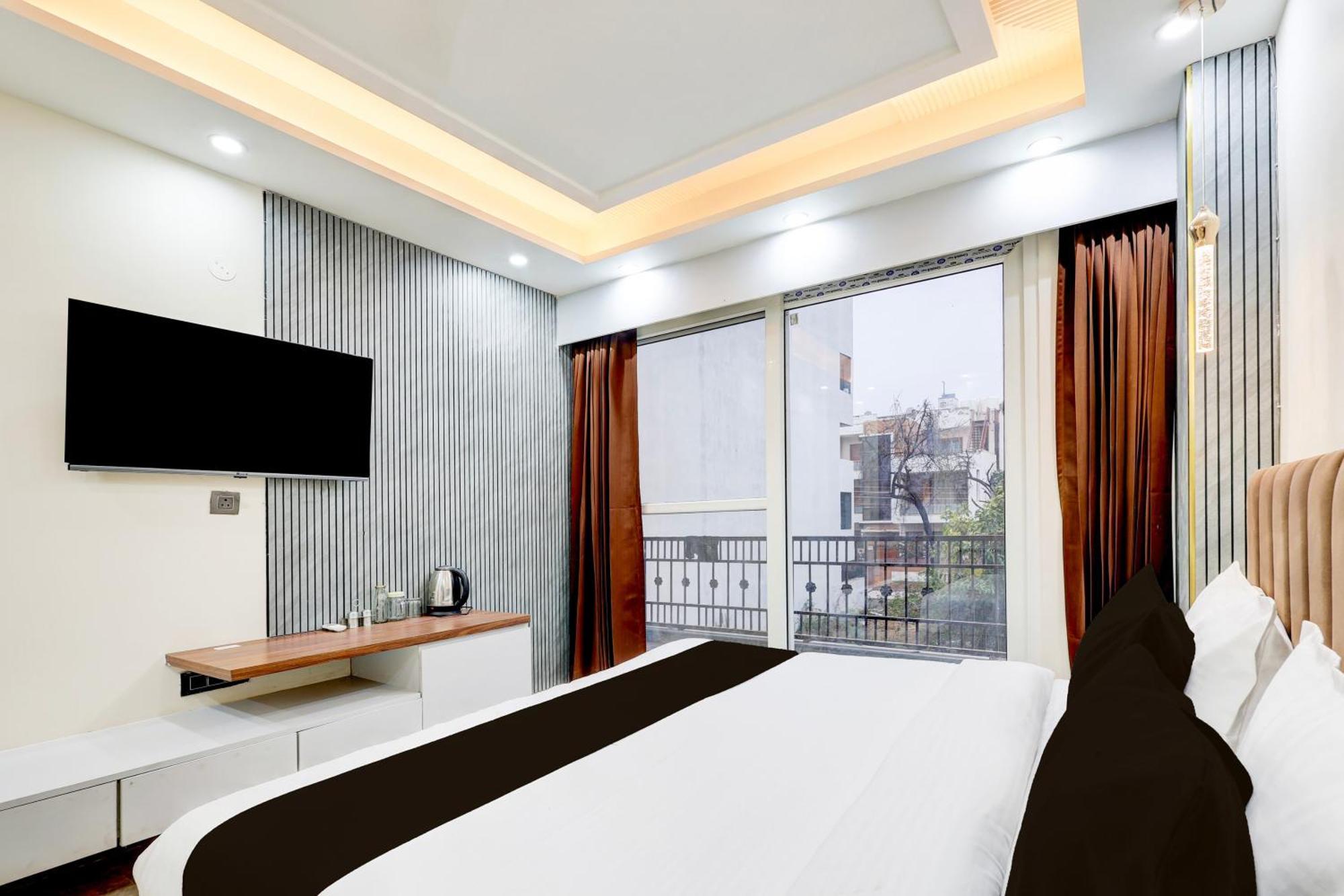 Super Hotel O Sector 43 Гургаон Екстериор снимка
